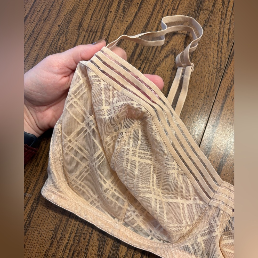 Adore Me wireless/unlined women’s bra 40G - Picture 2 of 10
